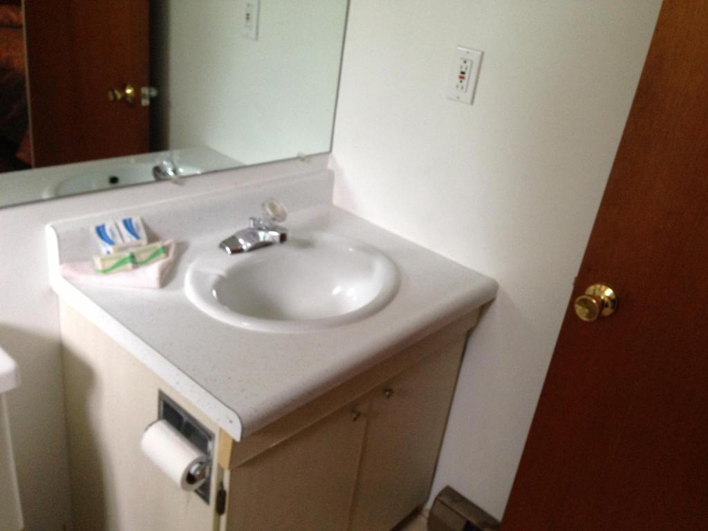 Capri Motel Mackinaw City Rom bilde