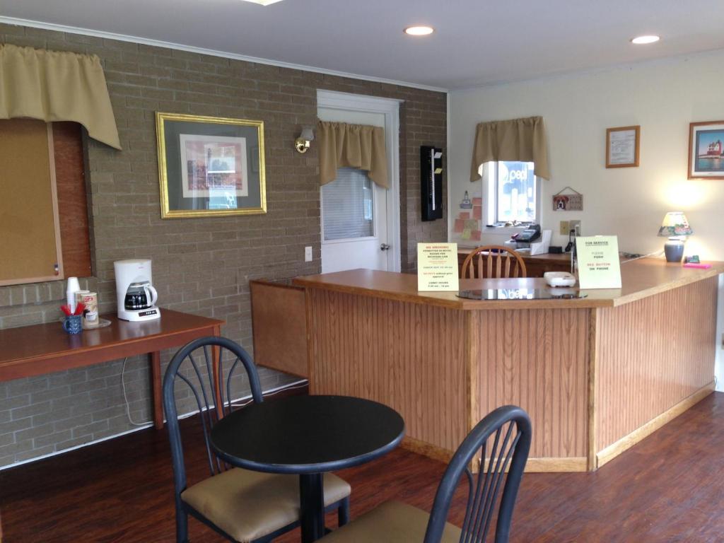 Capri Motel Mackinaw City Eksteriør bilde
