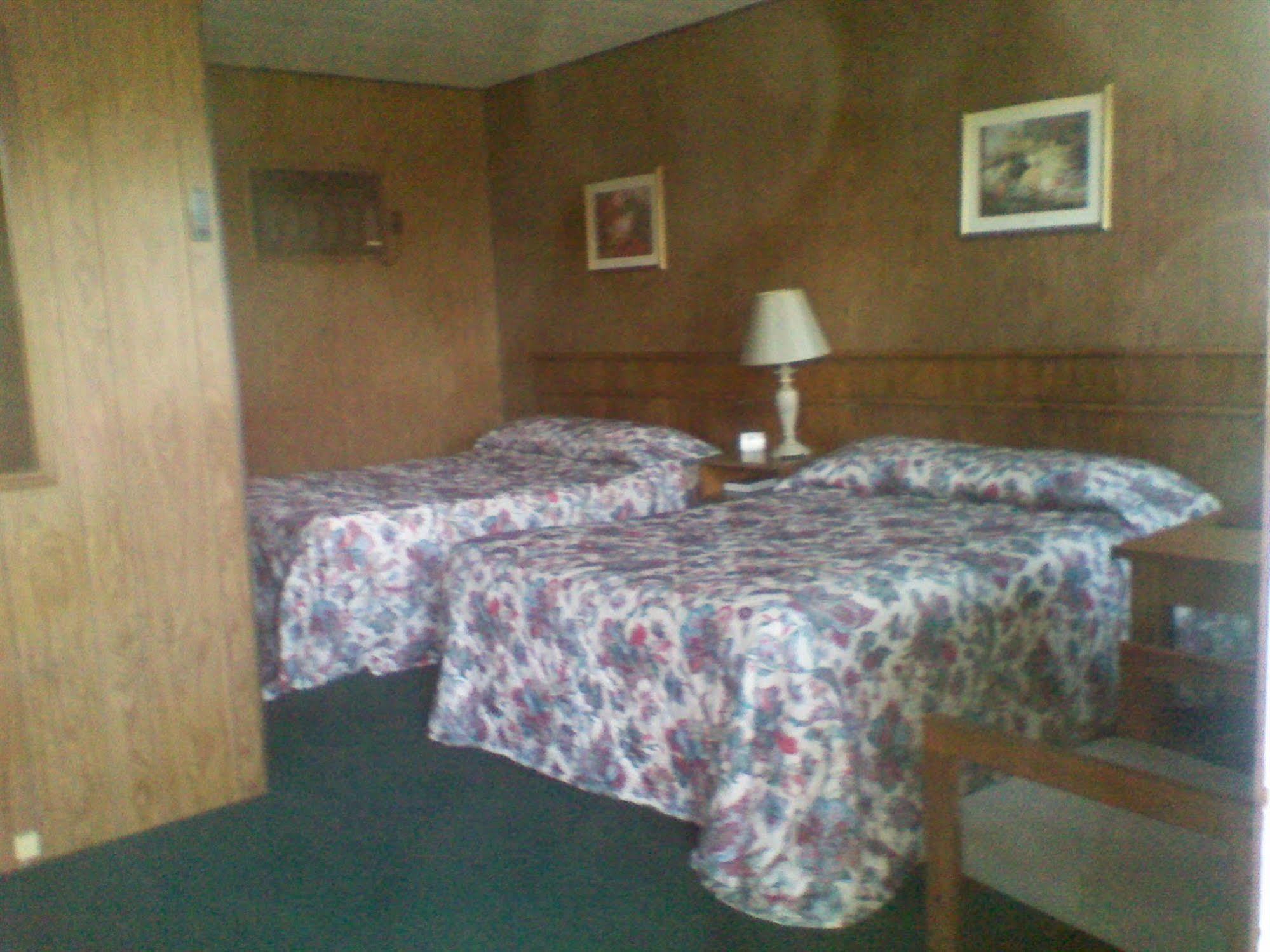 Capri Motel Mackinaw City Eksteriør bilde